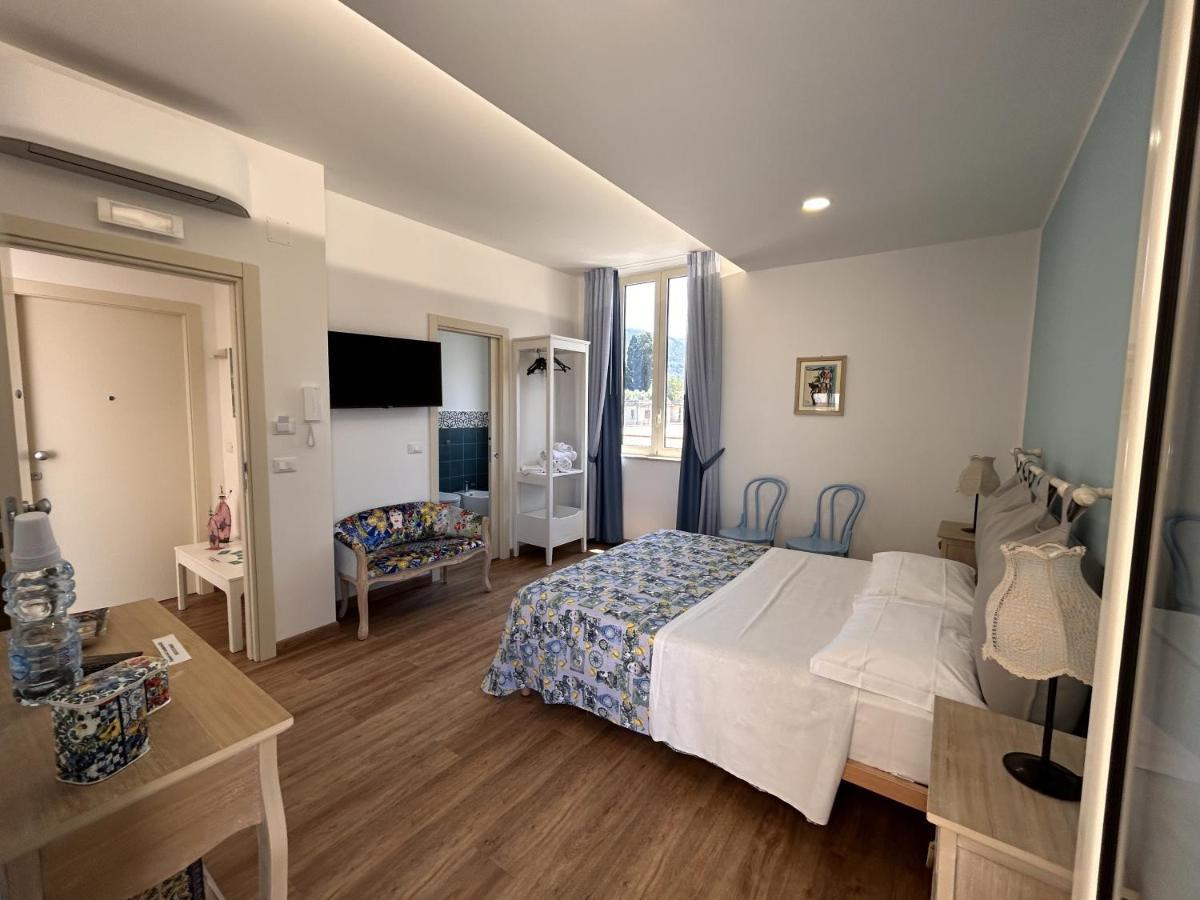 Hotel La Casa Di Matilde à Barcellona-Pozzo di Gotto Extérieur photo