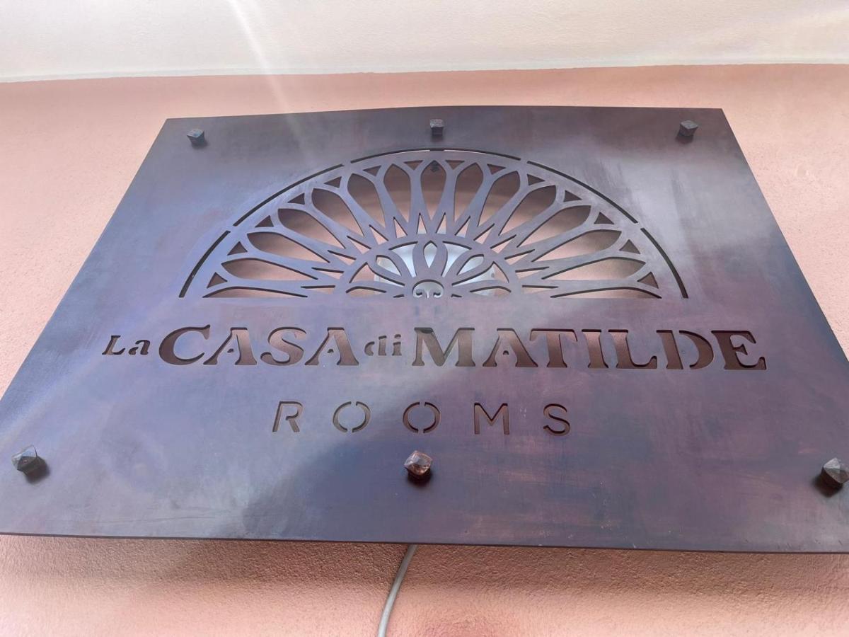 Hotel La Casa Di Matilde à Barcellona-Pozzo di Gotto Extérieur photo