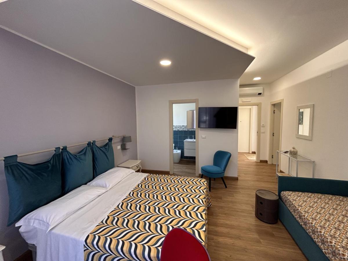 Hotel La Casa Di Matilde à Barcellona-Pozzo di Gotto Extérieur photo
